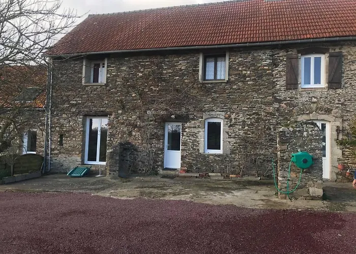 Ferme De La Roque بيت للعطل Millieres