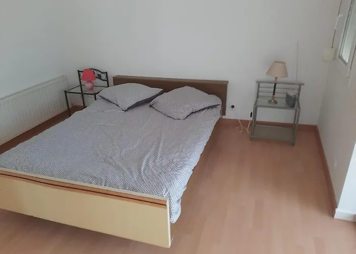 Ferme De La Roque * Millieres